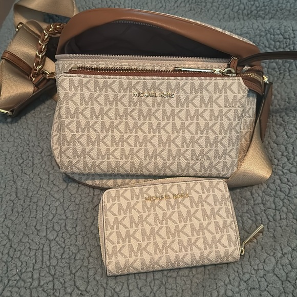 MK fanny bag and wallet set! - Picture 3 of 16